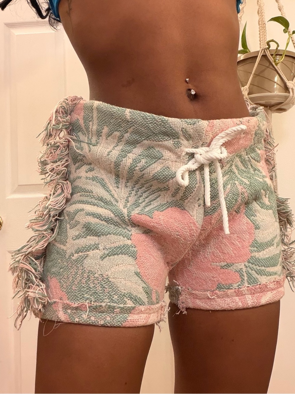 Woven Tropical Print Drawstring Women’s Shorts - Pink & Green
